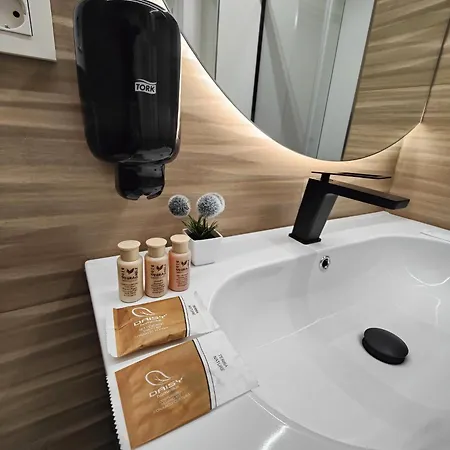 Elegancia Y Modernidad En Pleno Centro